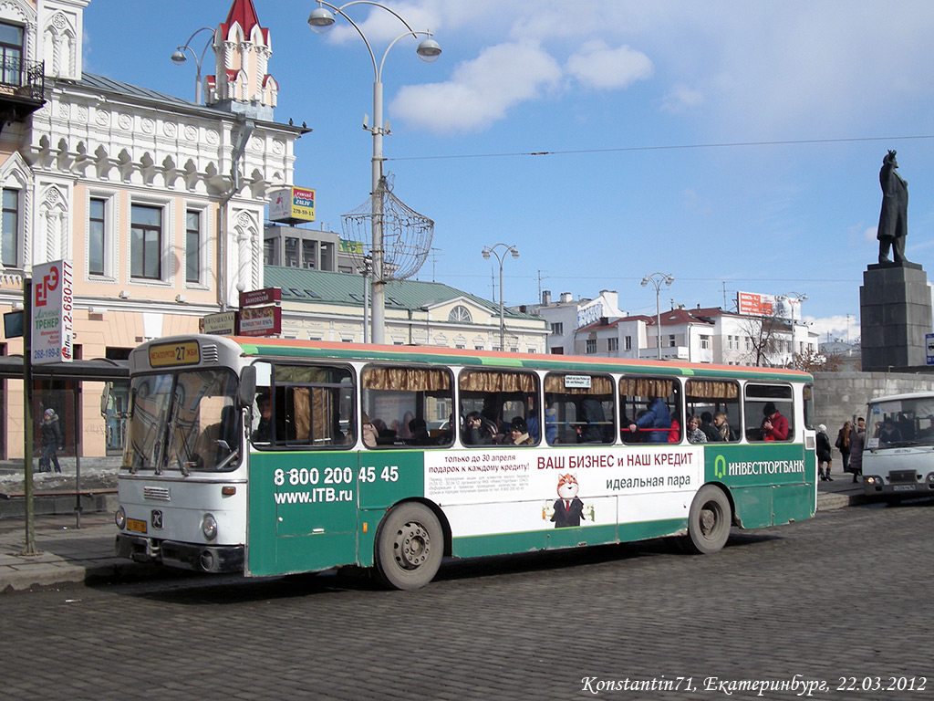 Свердловская область, Mercedes-Benz O305 № ВТ 587 66