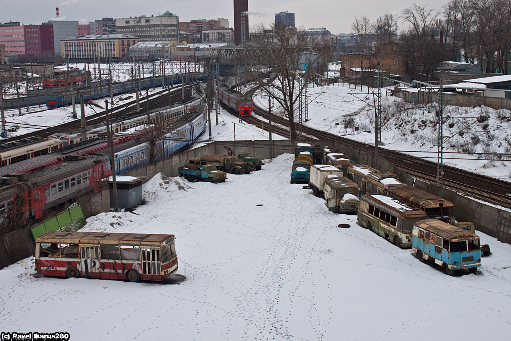 Москва, ЛАЗ-42021 № В 599 ЕС 68; Москва, АСЧ.03 "Чернигов" № Х 994 ЕО 99; Москва — Разные фотографии