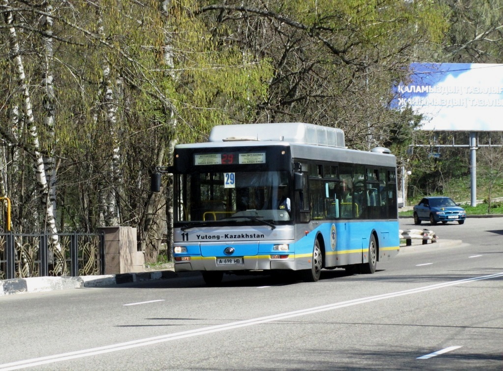 Алматы, Yutong ZK6120HGM № 11