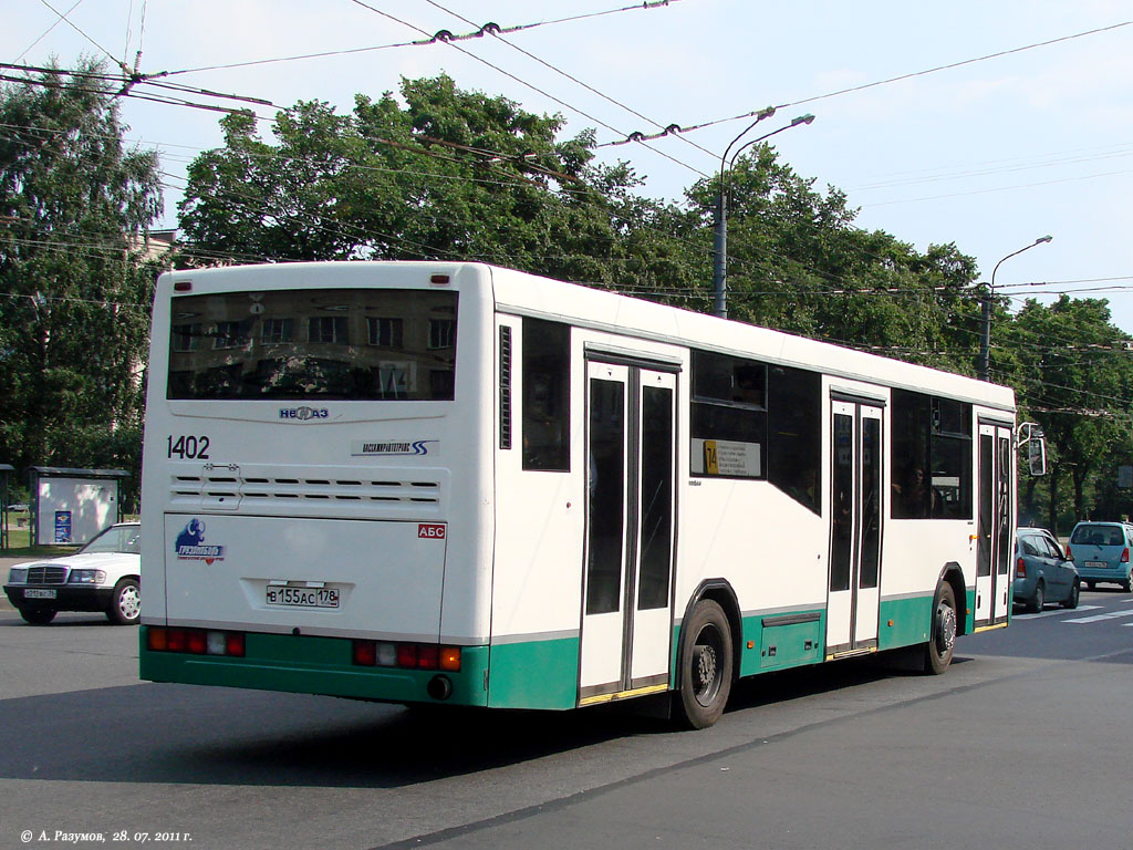 Sankt Petersburg, NefAZ-5299-30-32 Nr. 1402