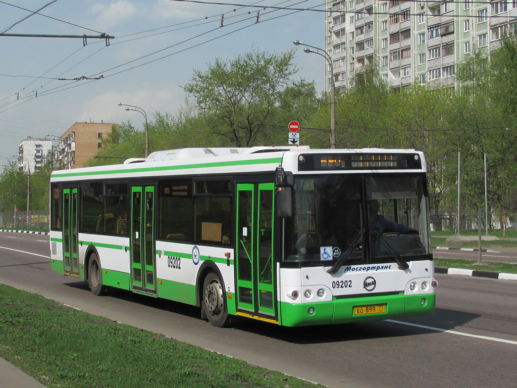 Moskva, LiAZ-5292.21 č. 09202