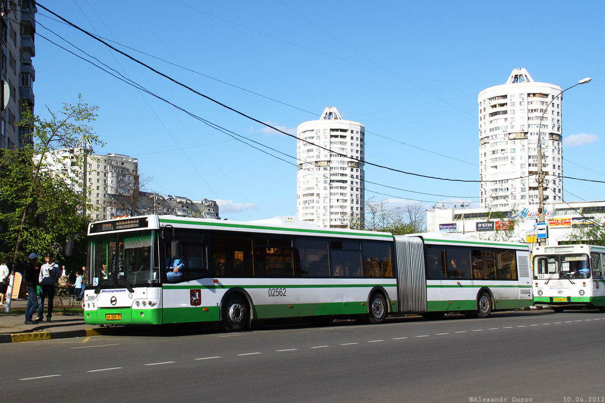 Москва, ЛиАЗ-6213.21 № 02562