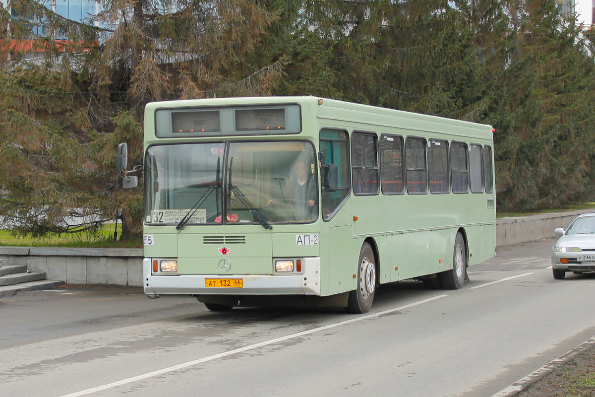 Sverdlovsk region, GolAZ-AKA-5225 Nr. 555