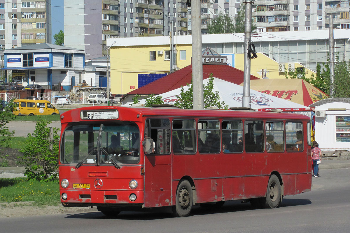 Пензенская область, Mercedes-Benz O305 № АУ 807 58