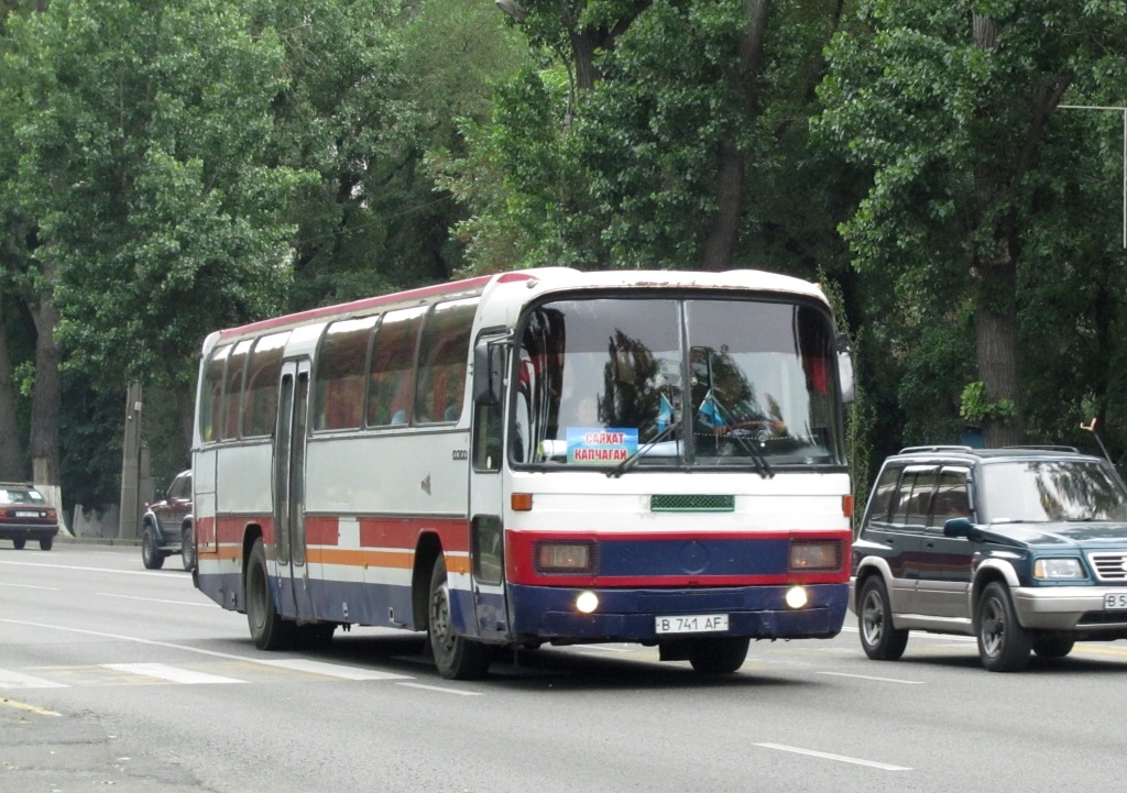 Автобус Mercedes Benz o303