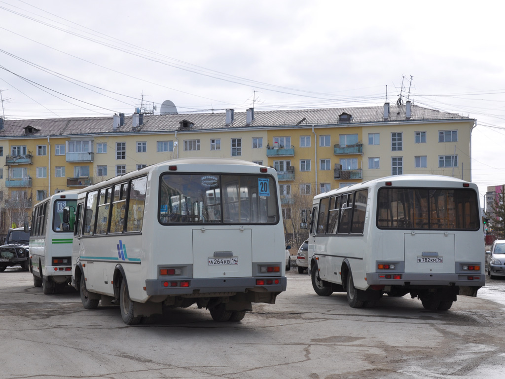 Саха (Якуція), ПАЗ-32053 № А 264 КВ 14; Саха (Якуція), ПАЗ-32054 № В 782 КМ 14