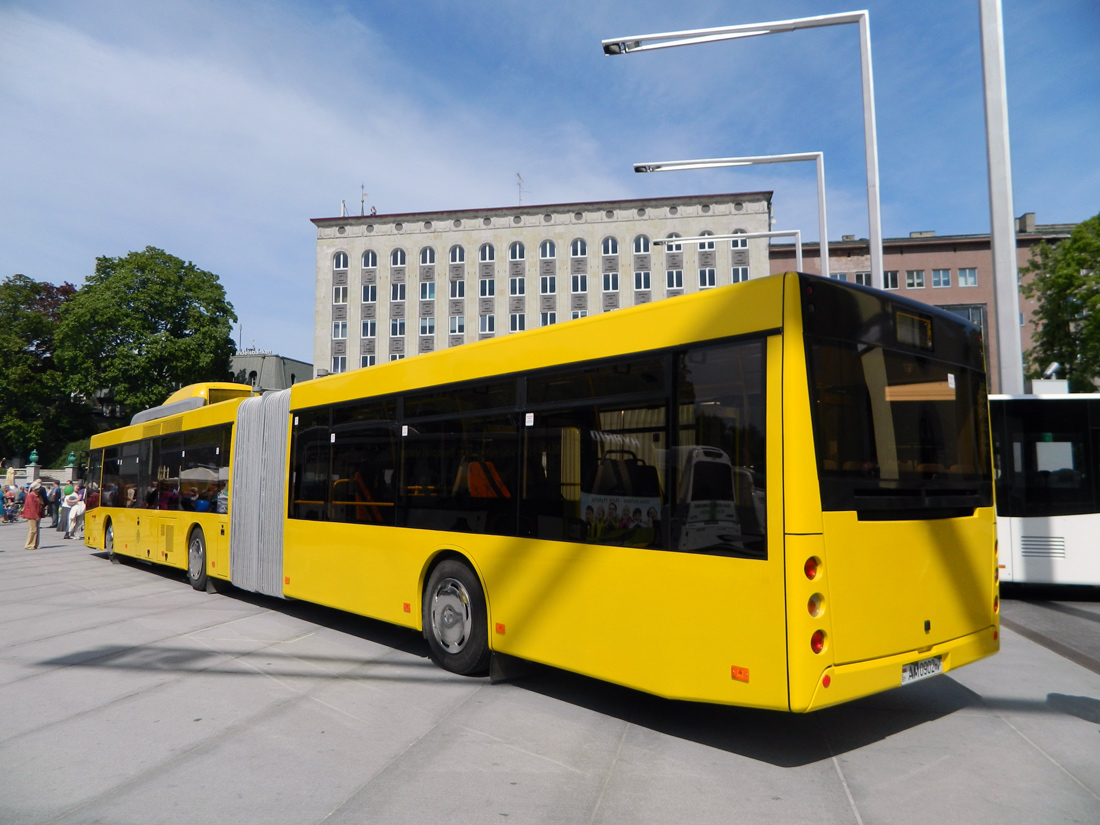 Minsk, MAZ-215.069 Nr. АМ 0902-7; Estland — Tallinn bus traffic at different times