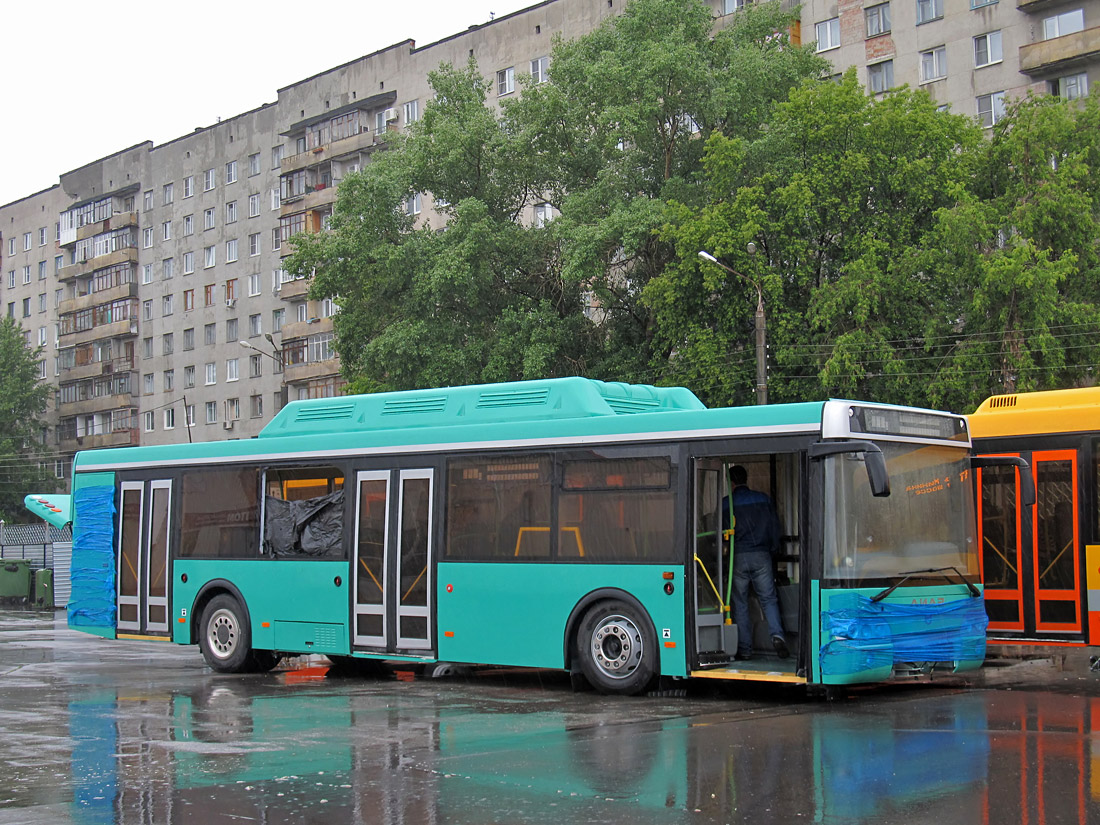 Московская область, ЛиАЗ-6274 № 6274-0001; Нижегородская область — Международный автобусный салон Busworld Russia 2012
