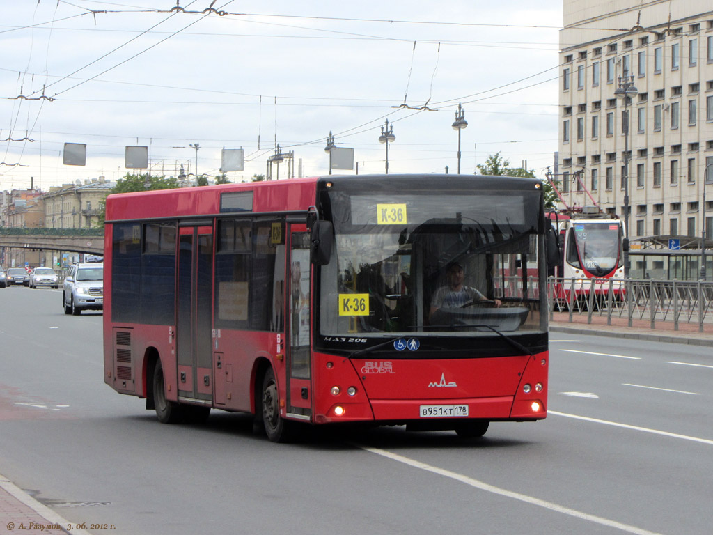 Sankt Peterburgas, MAZ-206.067 Nr. В 951 КТ 178