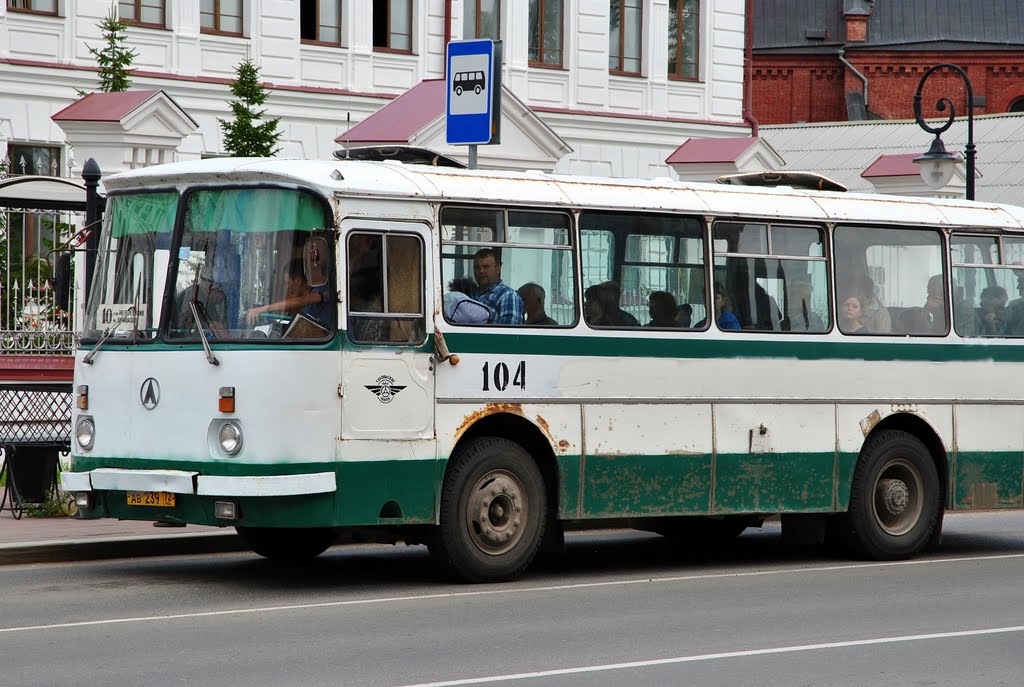 Тюменская область, ЛАЗ-695Н № 104