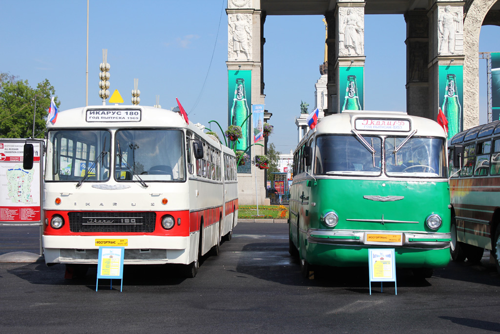 Москва, Ikarus 180 № 011; Москва, Ikarus  55 № 015