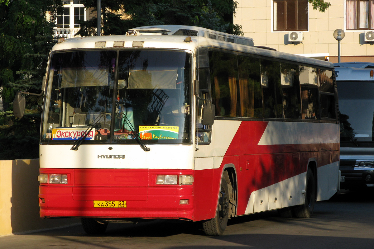 Краснодарский край, Hyundai AeroQueen I № КА 355 23