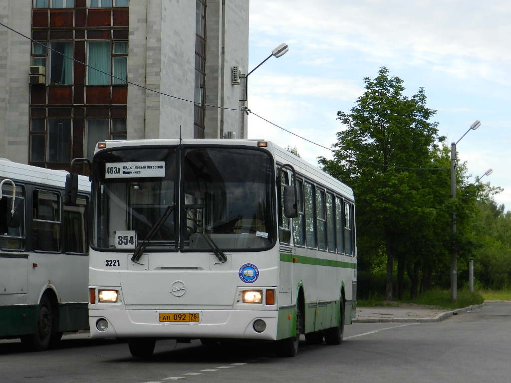 Sanktpēterburga, LiAZ-5256.25 № 3221