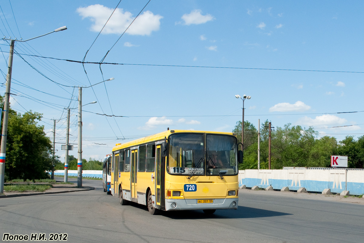 Омская область, ЛиАЗ-5256.45 № 720