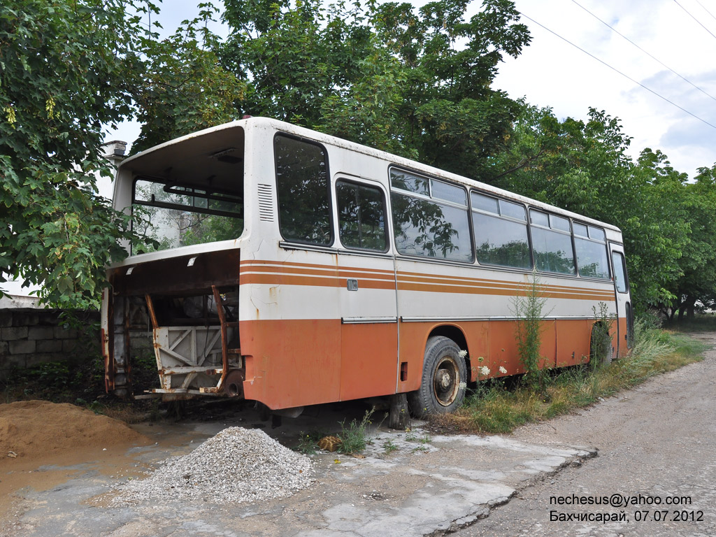 Республика Крым, Ikarus 256.54 № (82) Б/Н 10; Республика Крым — Автобусы без номеров