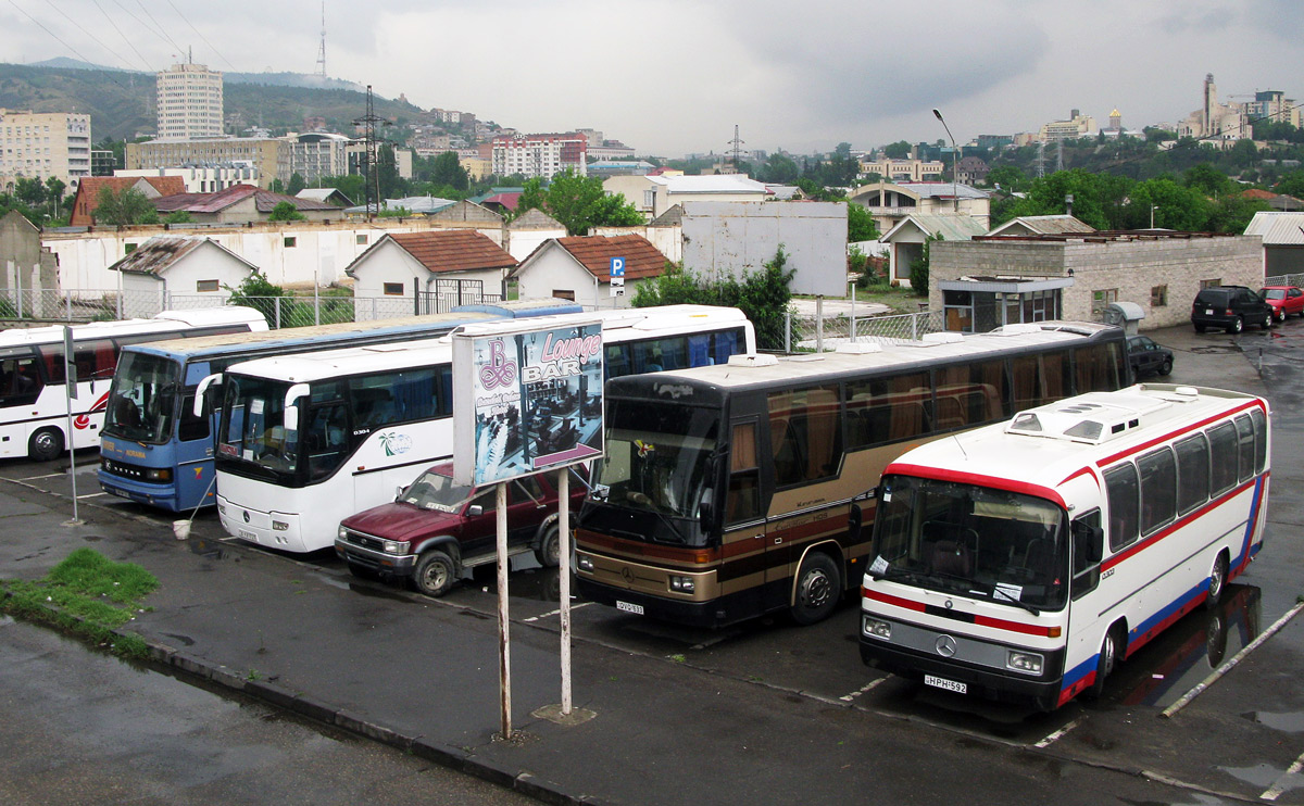 Грузия, Ernst Auwärter Eurostar HDS № QVQ-633; Грузия, Mercedes-Benz O303-13KHP-A № HPH-592; Грузия — Конечные остановки, вокзалы и станции