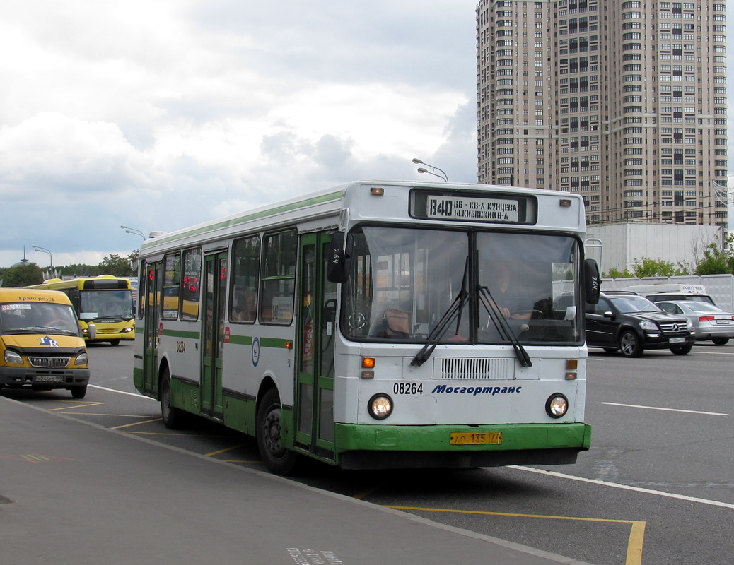 Moskva, LiAZ-5256.25 č. 08264