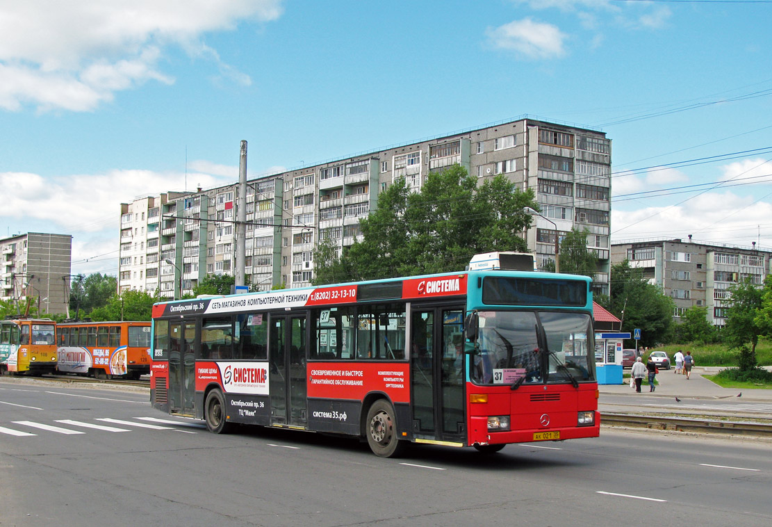 Вологодская область, Mercedes-Benz O405N № АК 021 35