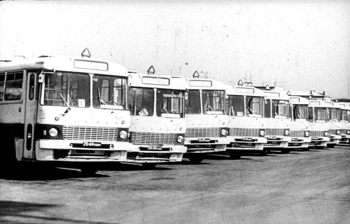 Самарская область, Ikarus 180 № 75-44 КШМ; Самарская область — Автобусные парки, автокомбинаты, автопредприятия; Самарская область — Фотографии XX века