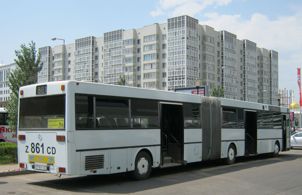 Астана, Mercedes-Benz O405G № 2220