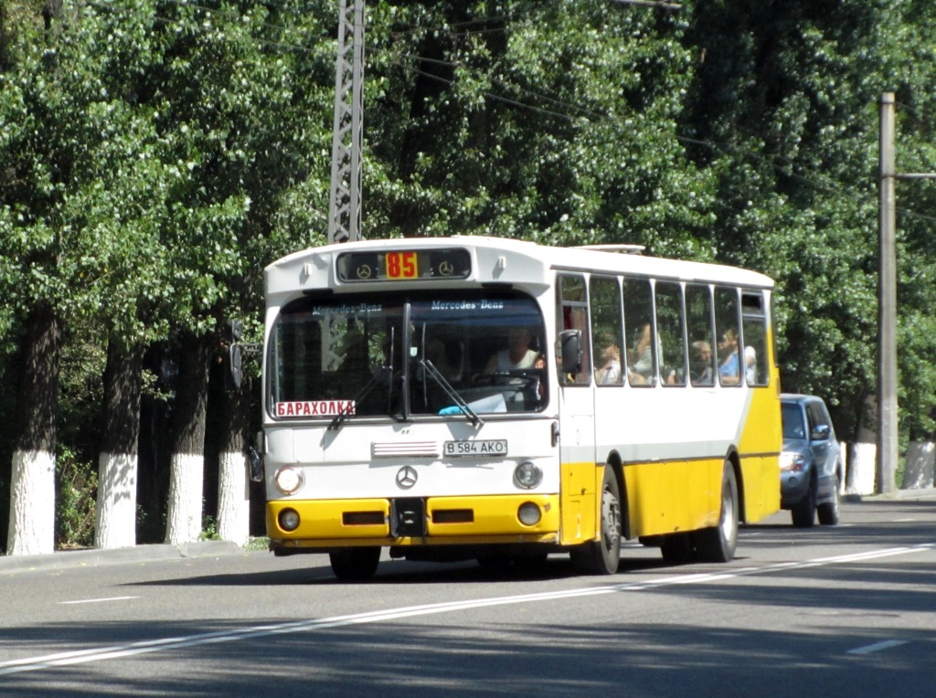 Алматы, Mercedes-Benz O305 № B 584 AKO