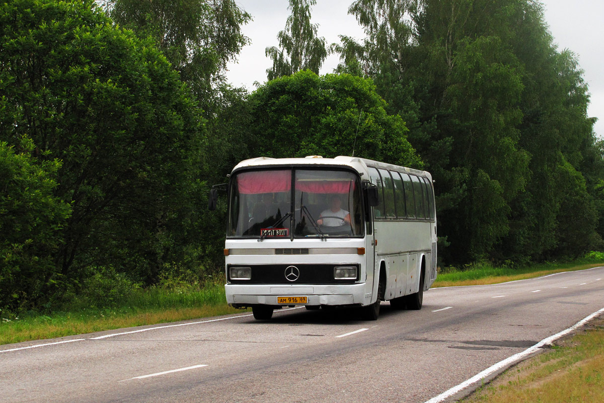 Тверская область, Mercedes-Benz O303-15KHP-A № АМ 916 69