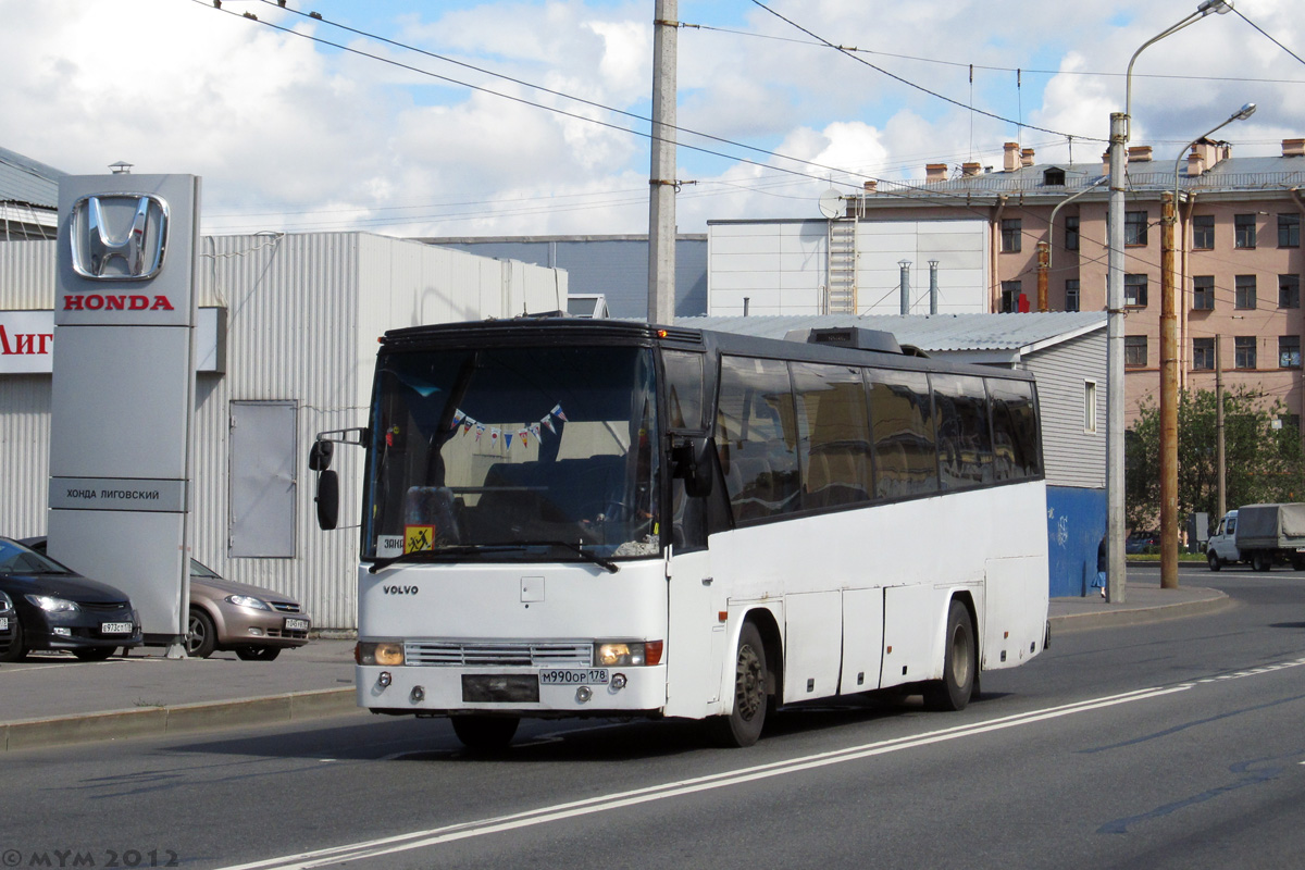 Санкт-Петербург, Drögmöller E330 Comet № М 990 ОР 178