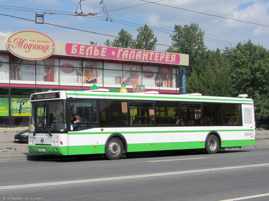 Sankt Petersburg, LiAZ-5292.20 Nr 015