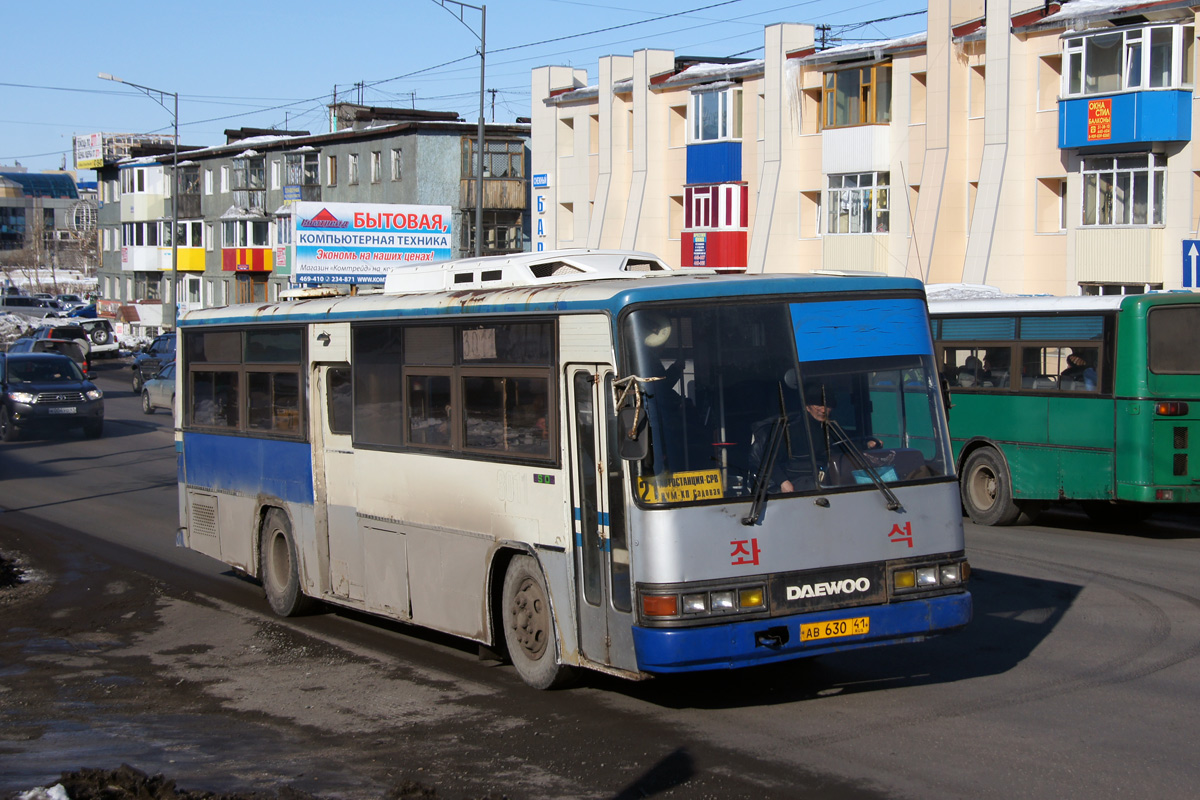 Камчатский край, Daewoo BS106 Hi-Power № 3011; Камчатский край, Daewoo BS106 Royal City (Busan) № 686