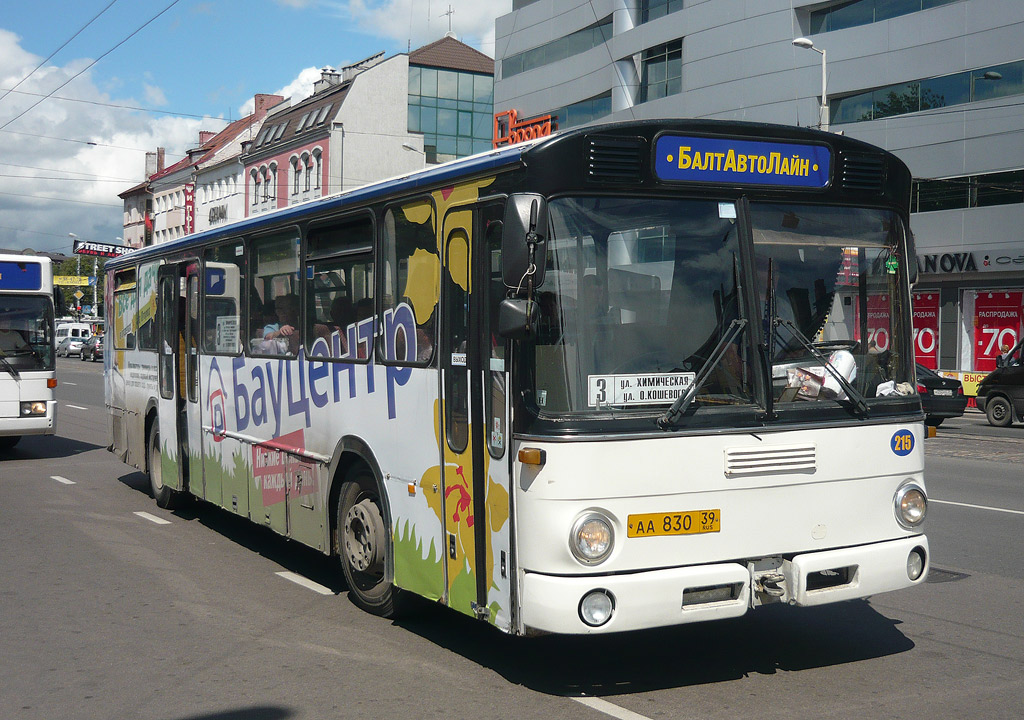 Автобусы и маршрутки калининграда. Калининград Mercedes Benz o307. Автобус Мерседес Бенц Калининград. Автобус 3 Калининград. Автобус Мерседес Калининград.