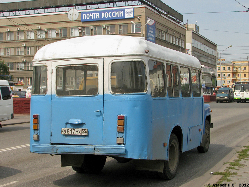 Омская область, КАвЗ-3270 № В 817 МХ 55