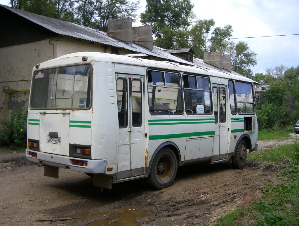 Udmurtia, PAZ-32054 # Е 009 МО 18