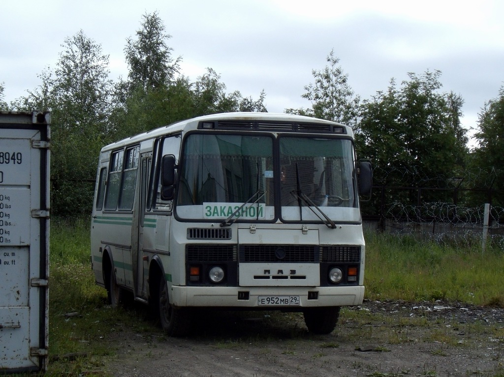 Архангельская область, ПАЗ-32053 № Е 952 МВ 29