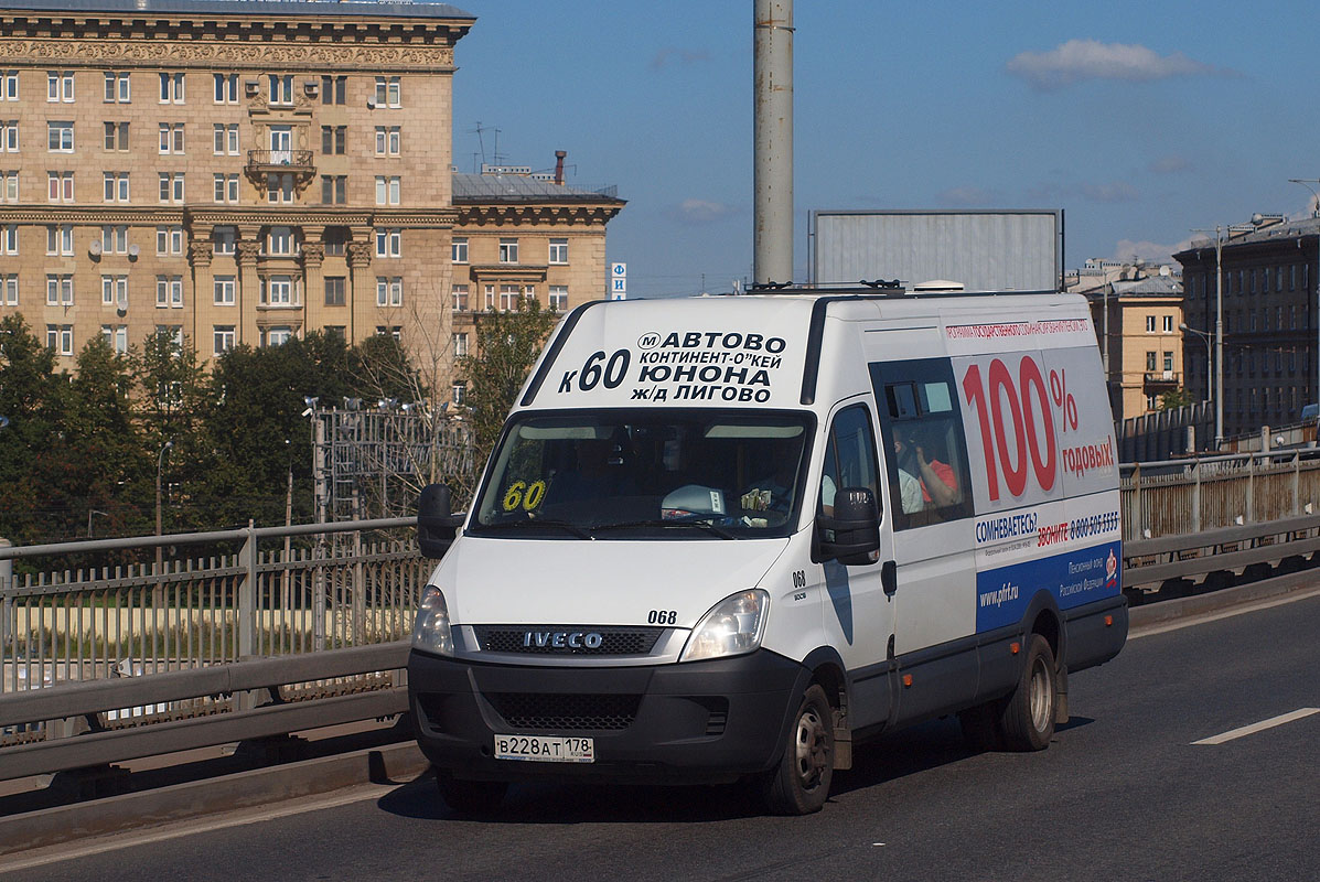 Sankt Petersburg, Nizhegorodets-2227UT (IVECO Daily) Nr. 068