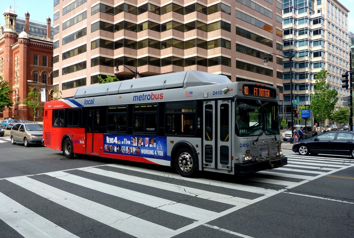 США, New Flyer C40LF № 2410 — Фото — Автобусный транспорт