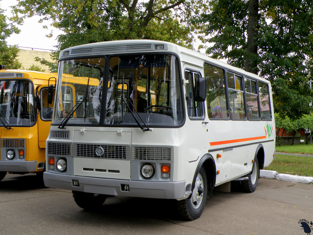 Хакасия, ПАЗ-32054 № М 313 ЕУ 19; Нижегородская область — Выставка, посвященная 80-летию завода ПАЗ