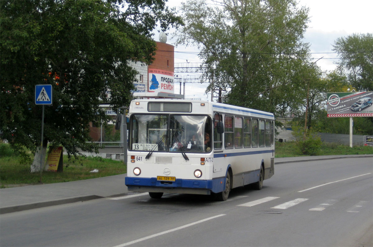 Sverdlovsk region, LiAZ-5256.45 # 641