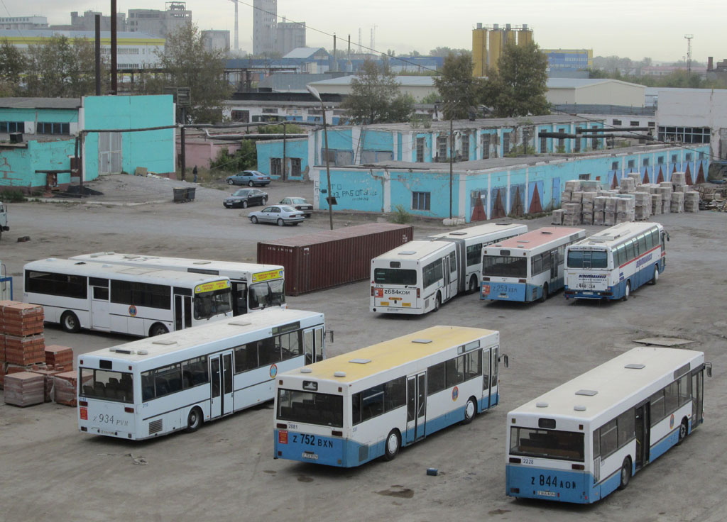 Astana, MAN 791 SL202 # 2081; Astana, Mercedes-Benz O303-15RHP # Z 448 ZAM; Astana, MAN 895 NL202 # 2228; Astana — Bus depot