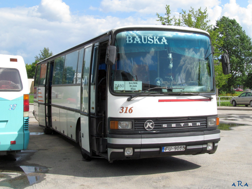 Латвия, Setra S215HR № 316