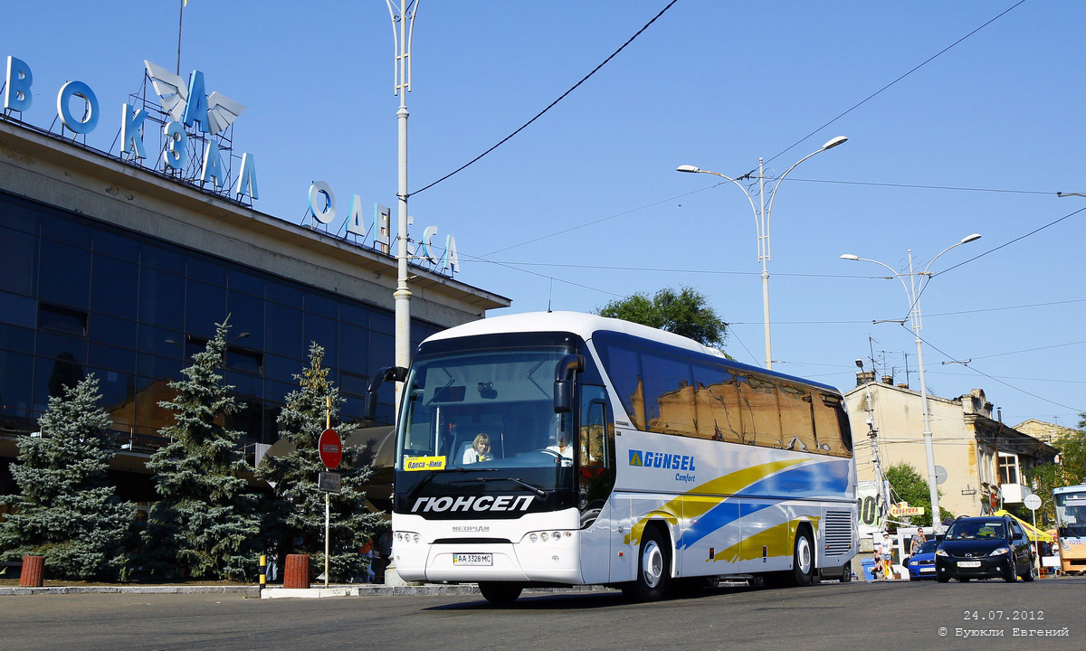 Киев, Neoplan P21 N2216SHD Tourliner SHD № AA 3328 MC