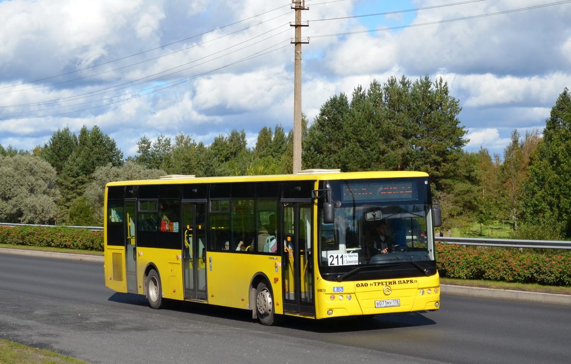 Санкт-Петербург, Golden Dragon XML6125CR № В 071 МУ 178