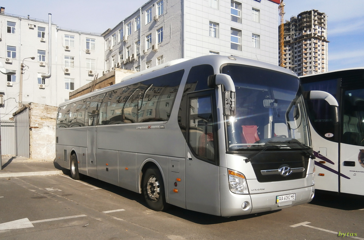 Kiew, Hyundai Universe Xpress Noble Nr. AA 6082 ME