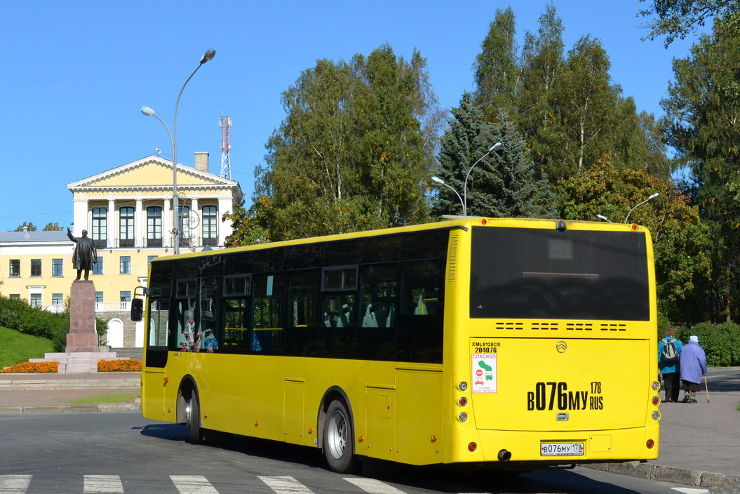 Санкт-Петербург, Golden Dragon XML6125CR № В 076 МУ 178