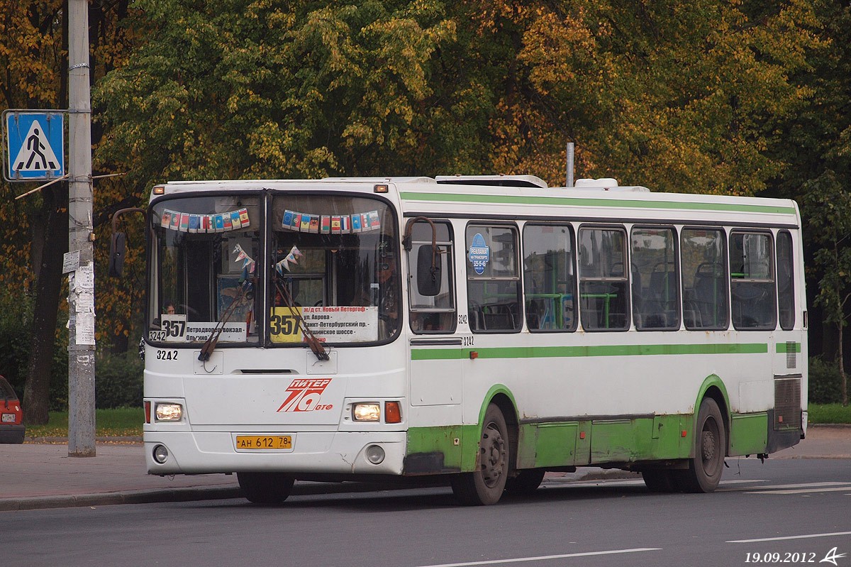 Санкт-Петербург, ЛиАЗ-5256.25 № 3242