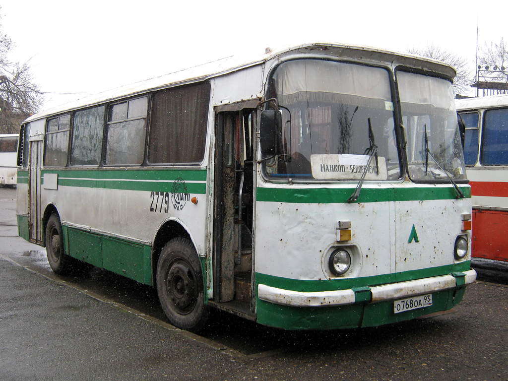 Автобус белореченск. ЛАЗ 695н Майкоп. Автовокзал Белореченск. Автобус Майкоп Белореченск.