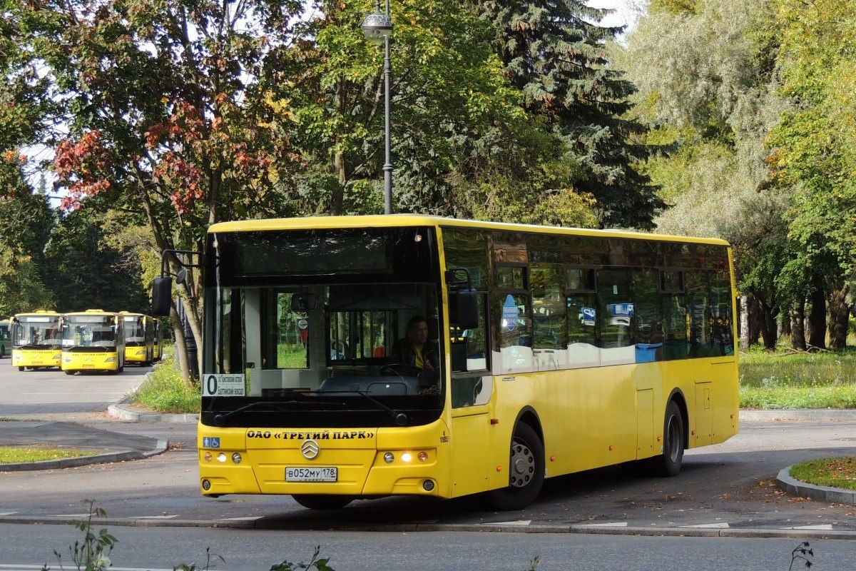 Санкт-Петербург, Golden Dragon XML6125CR № В 052 МУ 178