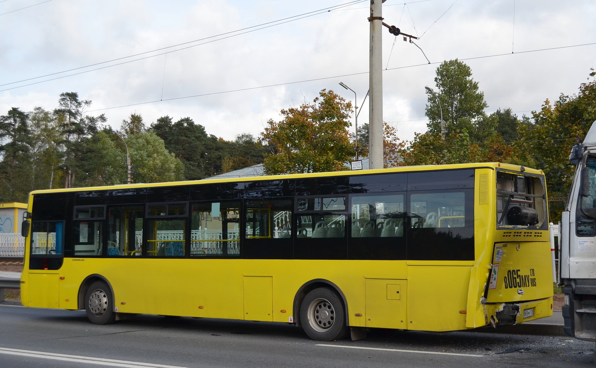 Санкт-Петербург, Golden Dragon XML6125CR № В 065 МУ 178