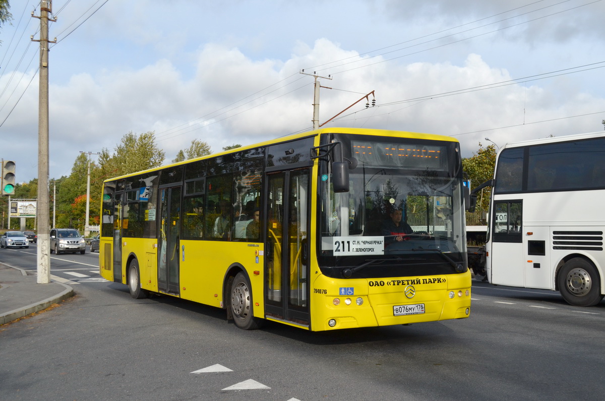 Санкт-Петербург, Golden Dragon XML6125CR № В 076 МУ 178