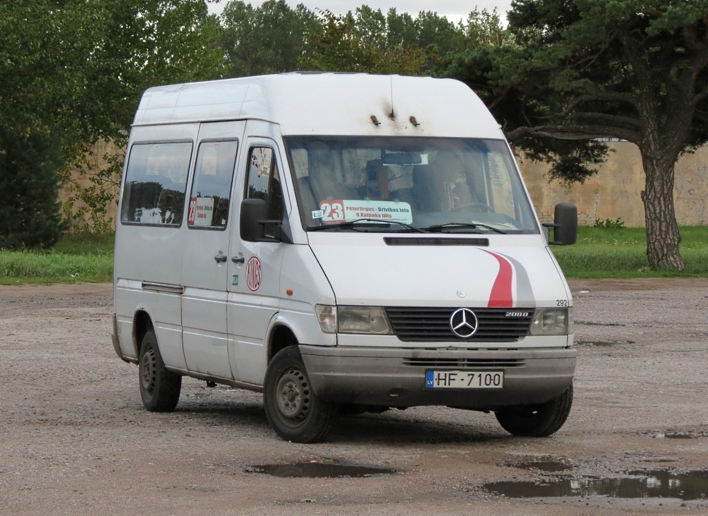 Латвия, Mercedes-Benz Sprinter W901/W902 208D № HF-7100