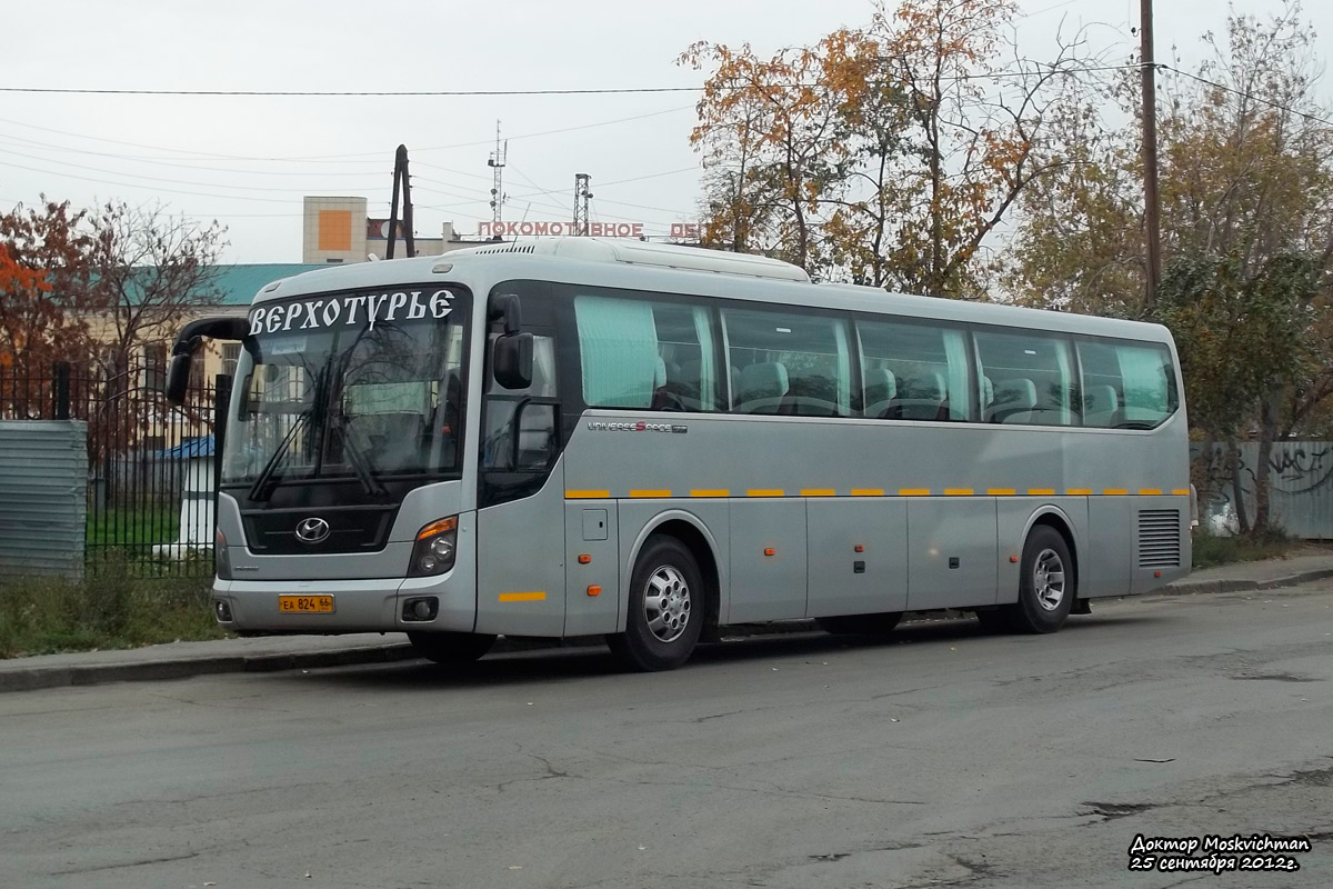 Sverdlovsk region, Hyundai Universe Space Luxury № ЕА 824 66